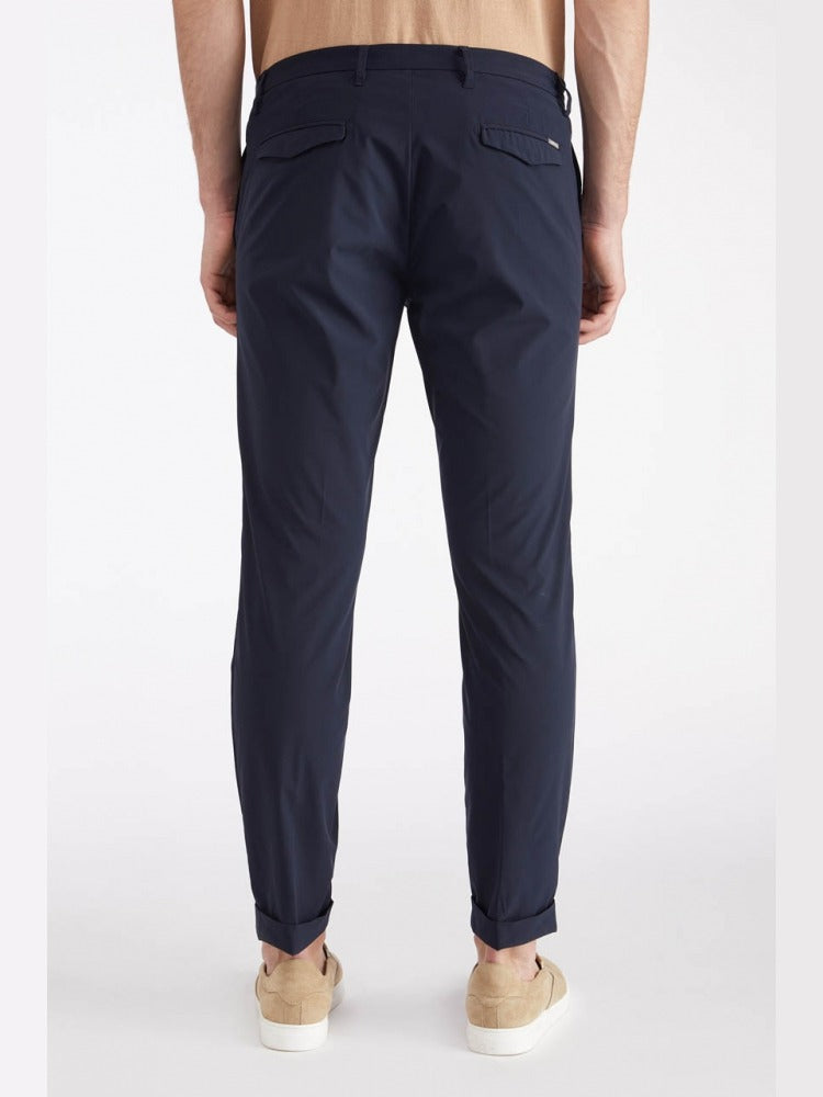 Pantaloni AT.P.CO Sasa chino slim fit alla caviglia